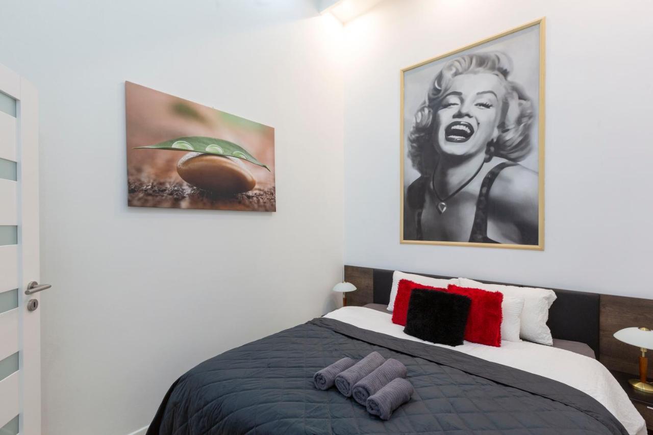 Exclusive Marilyn In The Heart Of Appartamento Budapest